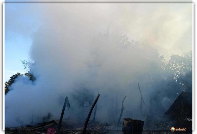 เหตุไฟไหม้ที่พักอาศัย(เสา16ต้น)ของฟาร์มเลี้ยงหมูประชาชนบ้านแพะ ... Image 14