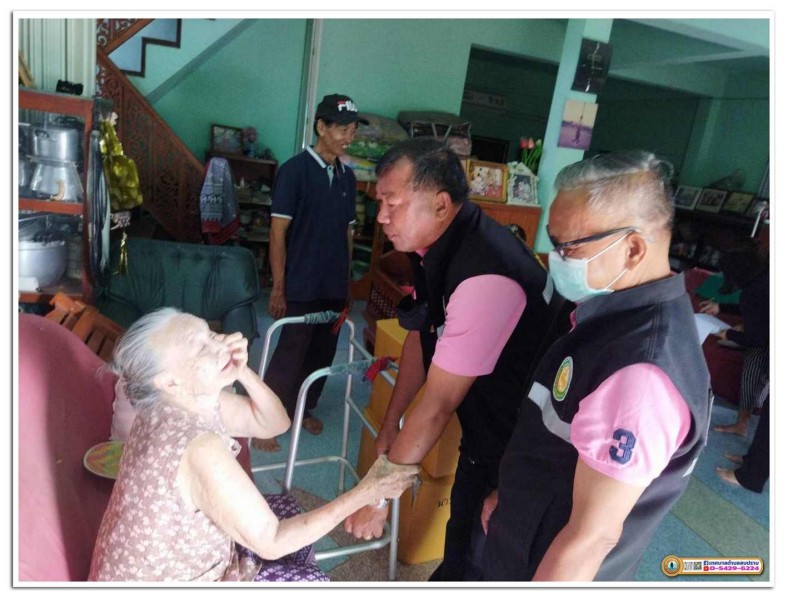 ลงพื้นที่ดำเนินการมอบผ้าอ้อมผู้ใหญ่ ... Image 4
